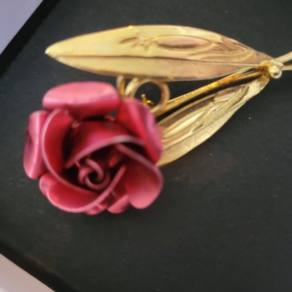 Vintage Gold-Tone Rose Brooch Pin - Picture 3 of 4